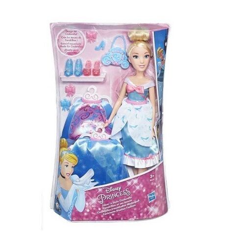 Cenerentola con abiti e accessori