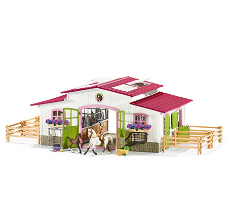 Centro equitazione con cavalli e accessori