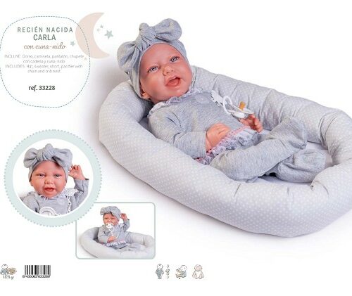 Bimba con tutina grigia