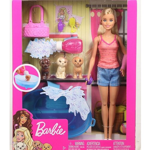 Barbie e il bagnetto dei cuccioli