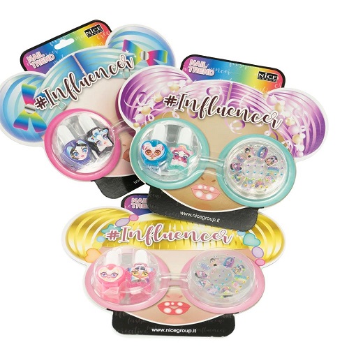 Influencer Nail Trend